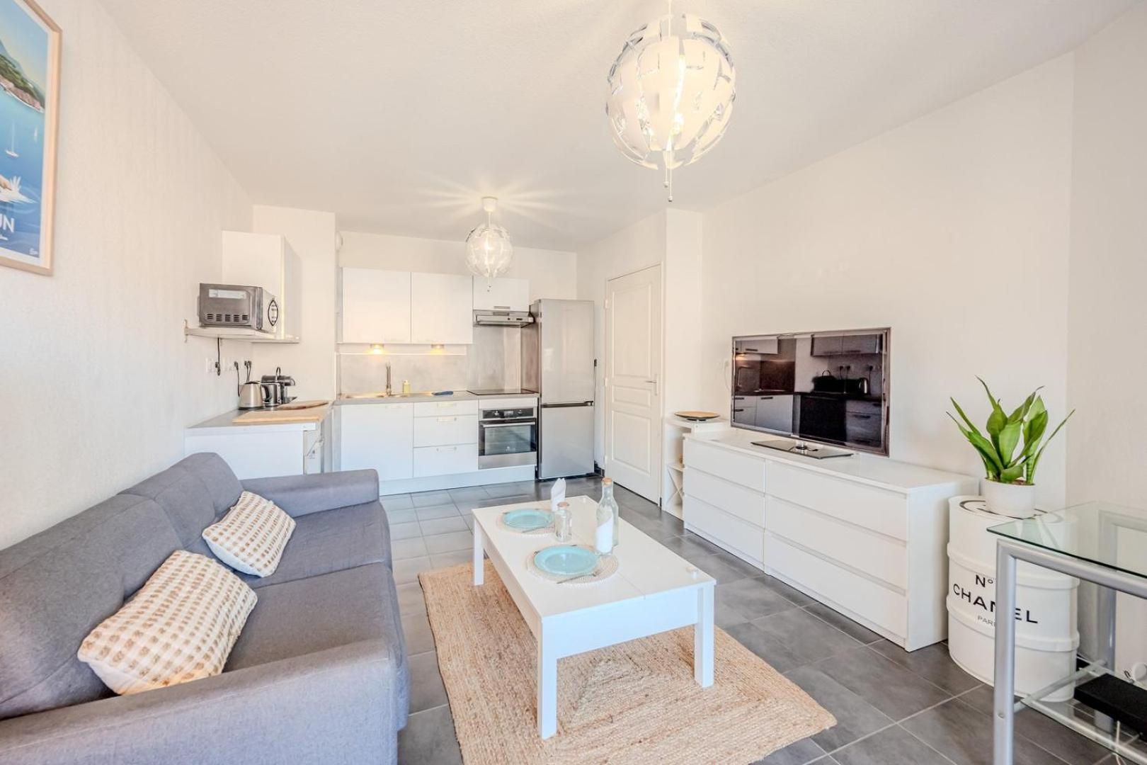 Le Neroli T2 Dernier Etage Avec Terrasse Et Garage Toulon Exterior foto