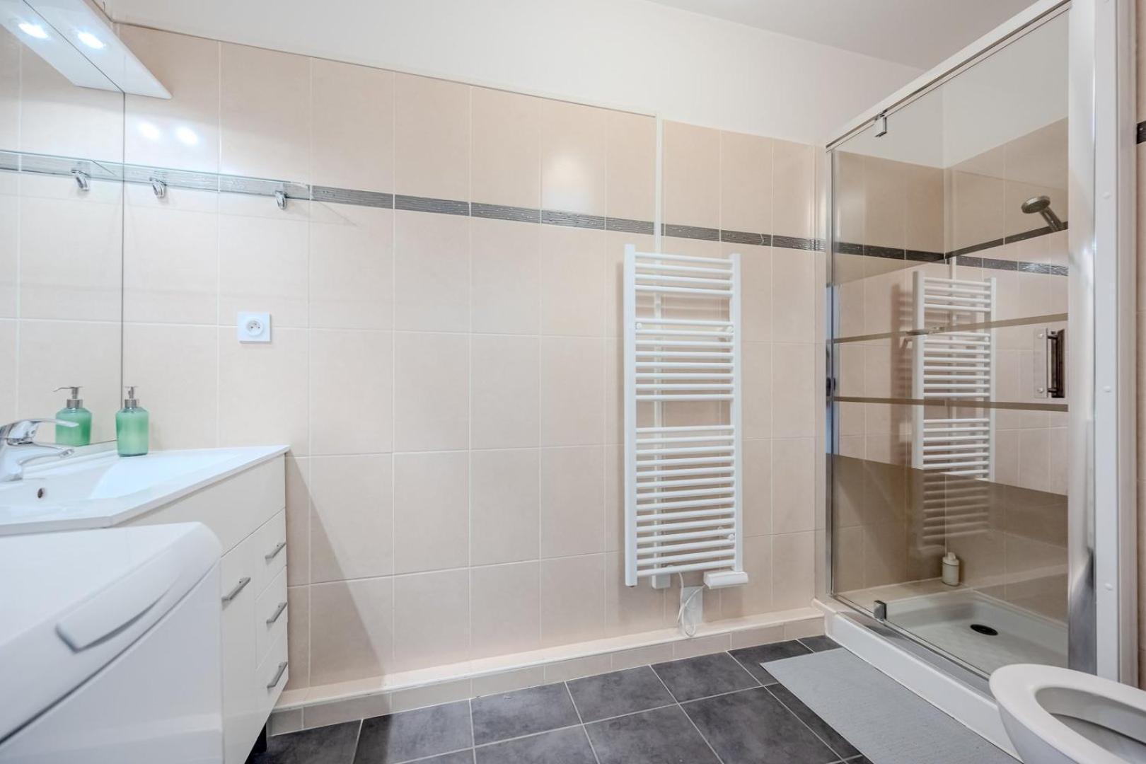 Le Neroli T2 Dernier Etage Avec Terrasse Et Garage Toulon Exterior foto